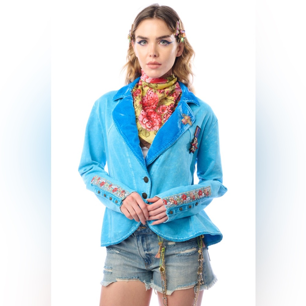 Aratta colonel  jacket is the perfect length to wear open or over shirt w jeans